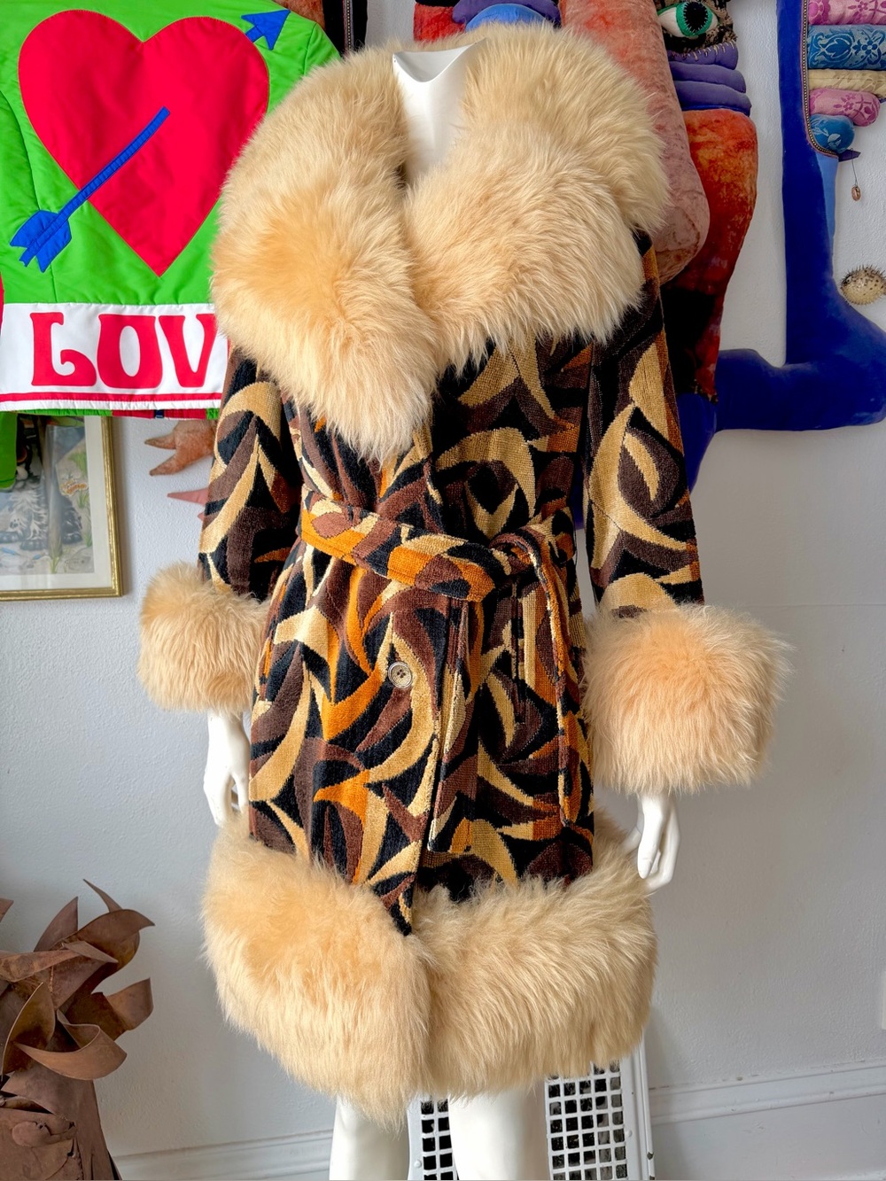 Vintage 1970s Country Pacer Tapestry Coat Penny Lane Boho Sheepskin Fur Belt
